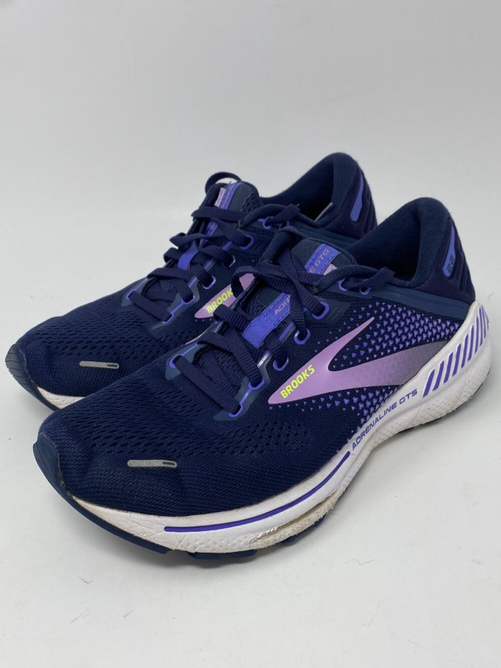 Brooks Adrenaline GTS 22 Running Shoes Womens 8.5 Medium (B) Navy Blue Purple